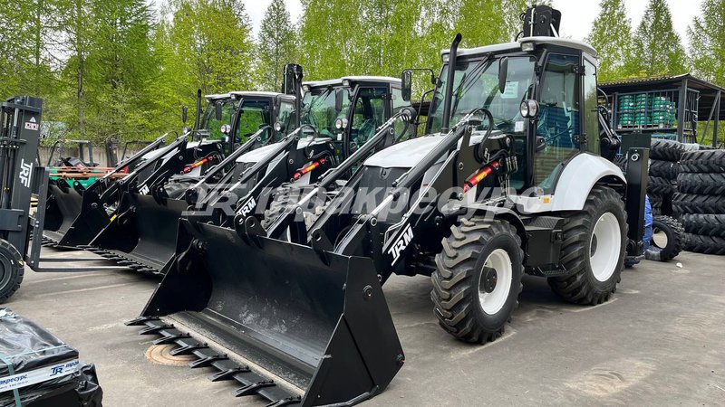 Экскаватор-погрузчик TRM B4X